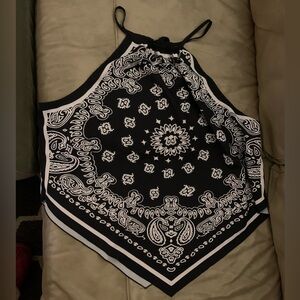 New SHEIN Bandana Black White Print TOP size 3X NWOT V-hem